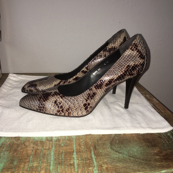 Donald J Pliner Python Heels - Picture 2 of 12